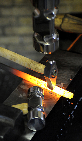 Martello Maniscalco Riga Medio_1